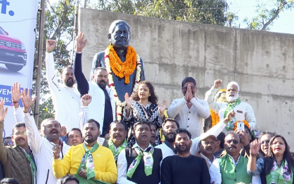 मुख्यमंत्री श्री हेमन्त सोरेन ने अमर वीर शहीद निर्मल महतो जी को दी भावपूर्ण श्रद्धांजलि।
