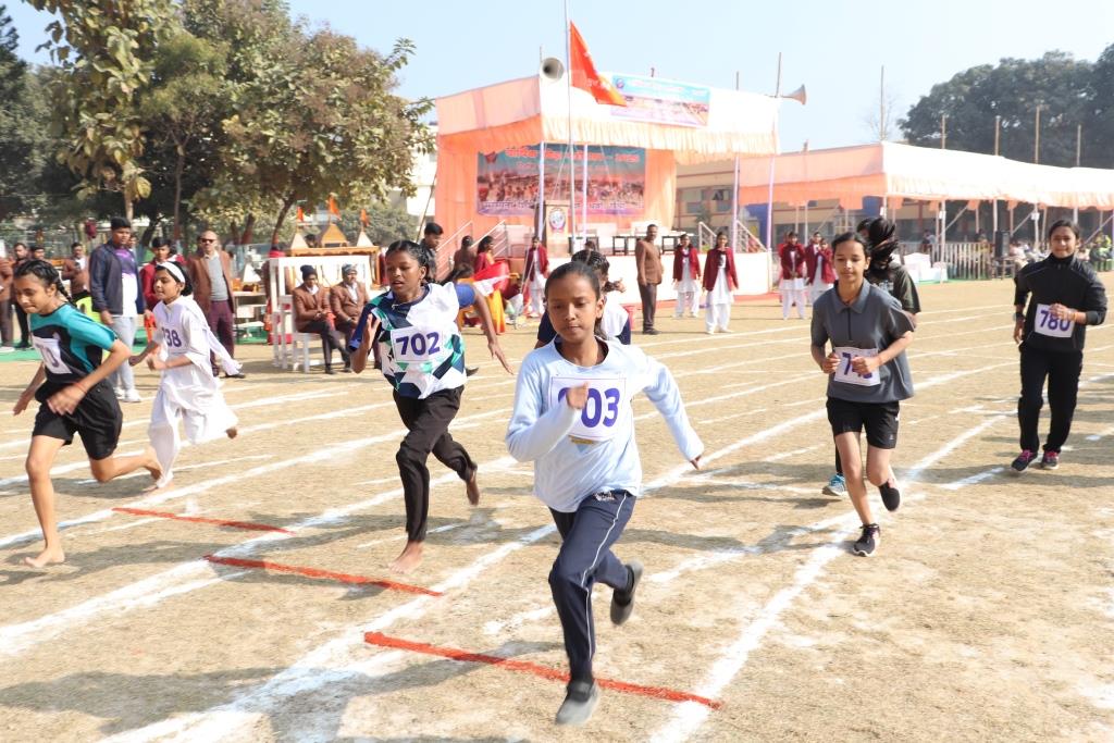धुर्वा सरस्वती शिशु विद्या मंदिर में दो दिवसीय वार्षिक खेल महोत्सव शुरू