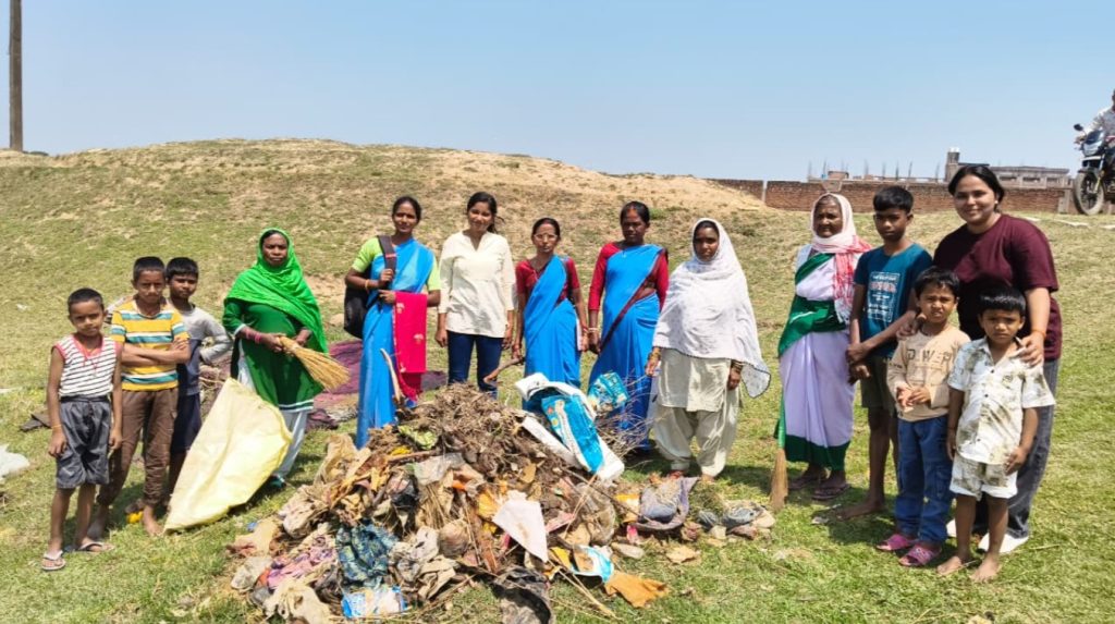 कांके प्रखंड के चंदवे पंचायत में जल जागरूकता एवं तालाब स्वच्छता अभियान आयोजित