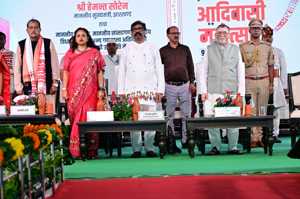 विश्व आदिवासी दिवस पर मुख्यमंत्री का छत्रों को संदेश! युवाओं को मिलेगा न्याय, लाठी-गोली से हल नहीं होतीं समस्याएं : हेमंत सोरेन